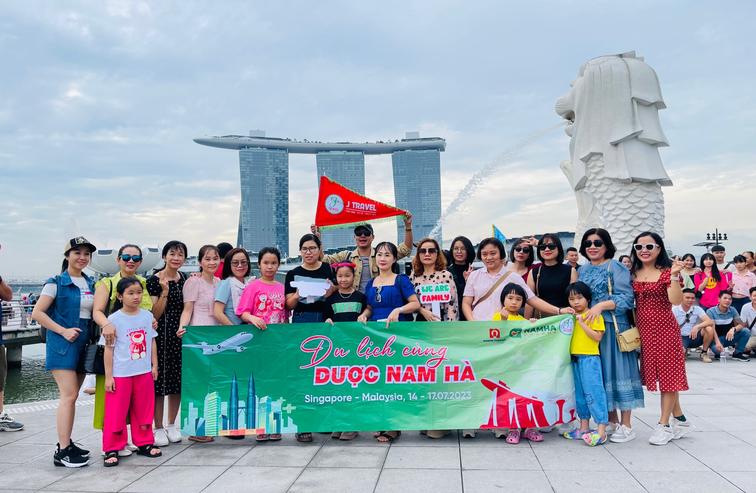 Nam Ha Pharma organizes Singapore – Malaysia tour to grateful customers