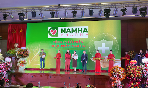 Nam Ha Pharmaceutical JSC Receives Award and Certificate “Exemplary Traditional Medicine Brand” at the Traditional Medicine Day 2023