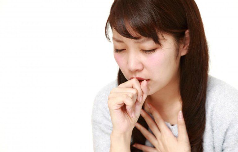 Mẹ bị ho khi đang cho con bú phải làm sao?